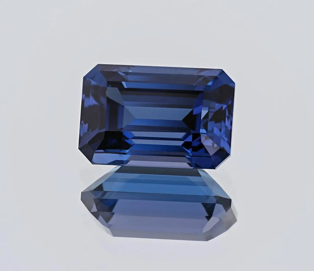 birthstone-december-tanzanite-faceted