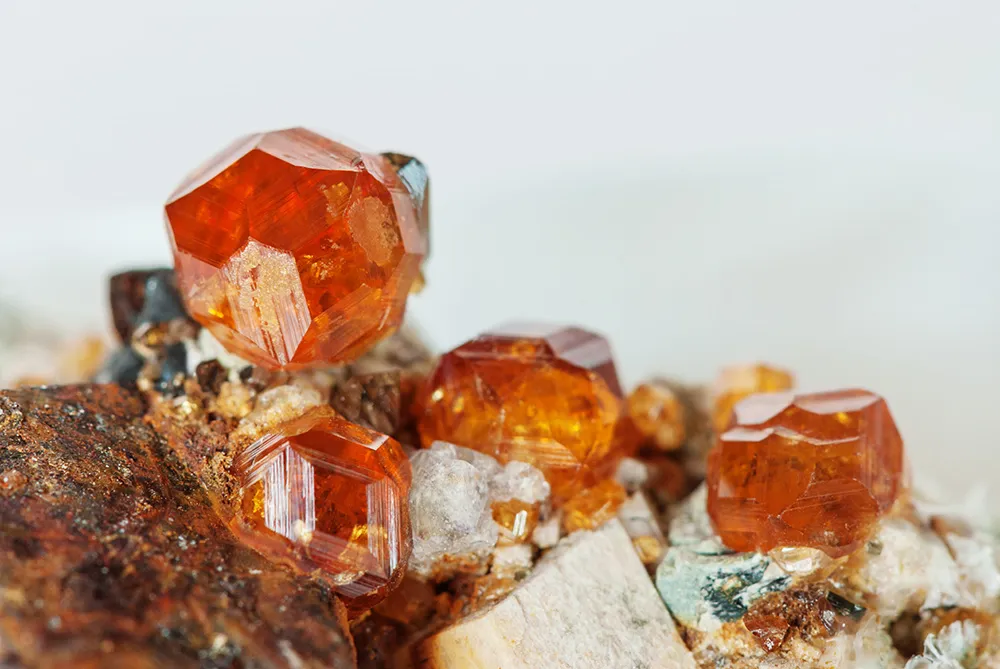 birthstone-january-spessartite-garnet-mineral